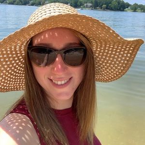 Meet your Posher, Lauren